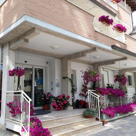 Residence Onda Blu 2 Cervia Exterior photo